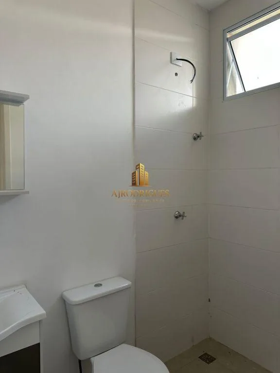 Casa para Venda em Mairinque, Reneville, 2 dormitórios, 1 suíte, 2 banheiros, 2 vagas