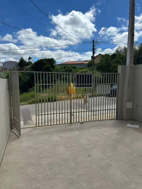 Casa para Venda em Mairinque, Reneville, 2 dormitórios, 1 suíte, 2 banheiros, 2 vagas