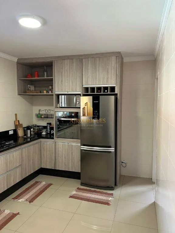 Casa para Venda em São Roque, Vila Vilma (Mailasqui), 3 dormitórios, 1 suíte, 3 banheiros, 3 vagas