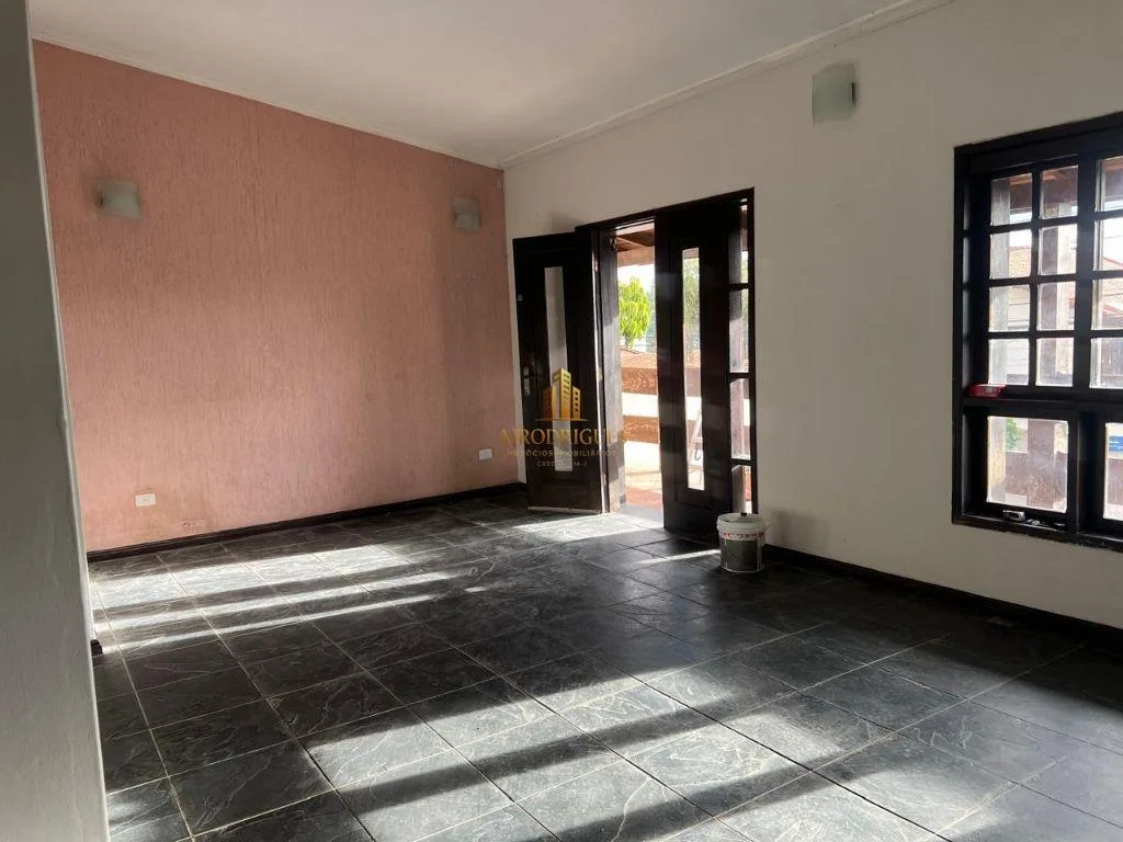Sobrado para Venda em São Roque, Jardim Villaça, 3 dormitórios, 3 suítes, 3 banheiros, 3 vagas