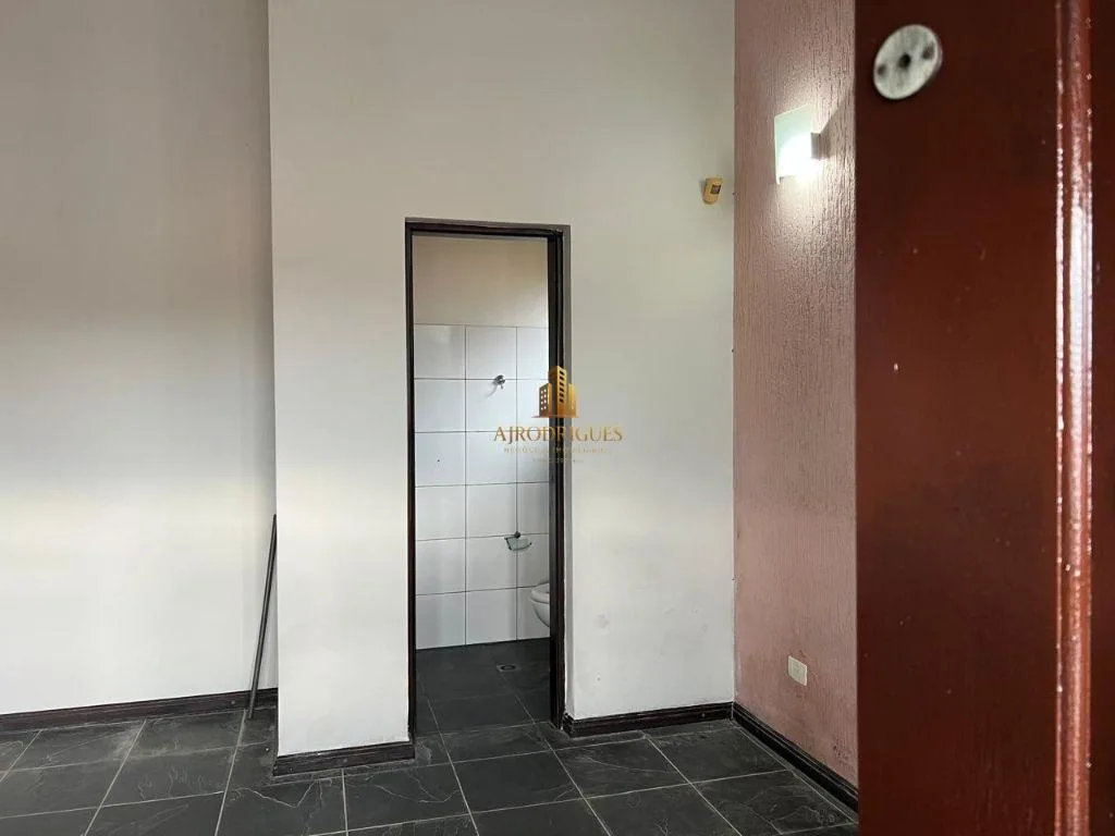 Sobrado para Venda em São Roque, Jardim Villaça, 3 dormitórios, 3 suítes, 3 banheiros, 3 vagas