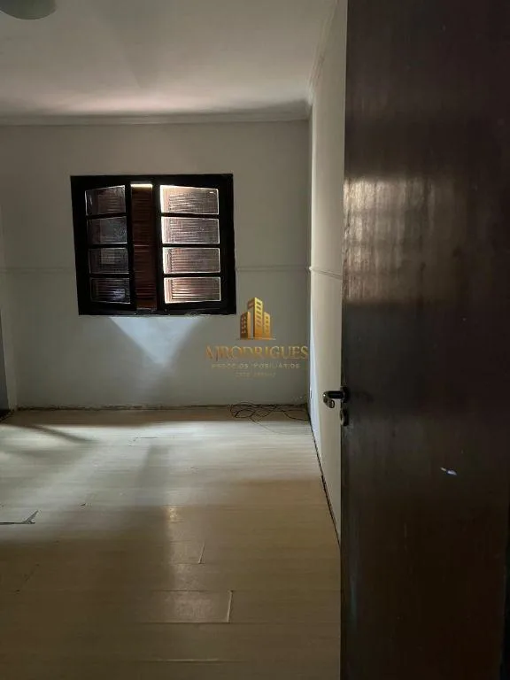 Sobrado para Venda em São Roque, Jardim Villaça, 3 dormitórios, 3 suítes, 3 banheiros, 3 vagas