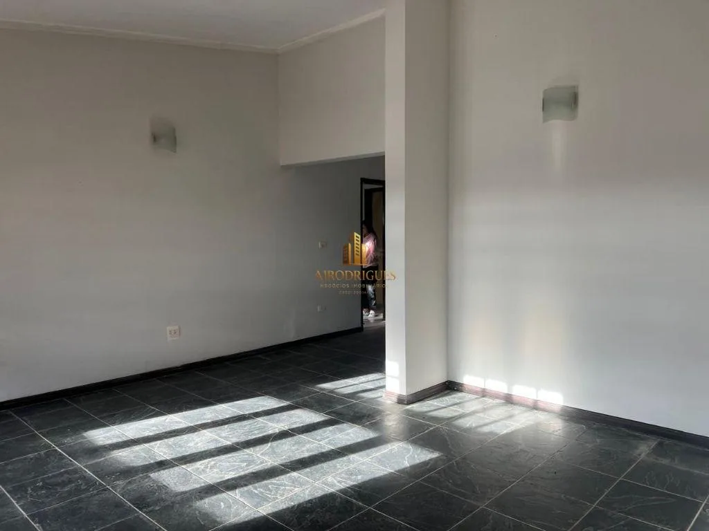 Sobrado para Venda em São Roque, Jardim Villaça, 3 dormitórios, 3 suítes, 3 banheiros, 3 vagas
