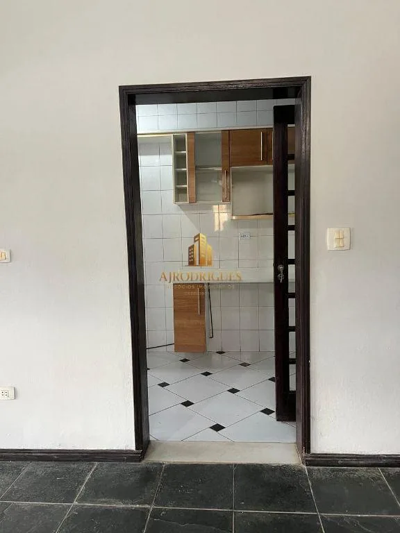 Sobrado para Venda em São Roque, Jardim Villaça, 3 dormitórios, 3 suítes, 3 banheiros, 3 vagas