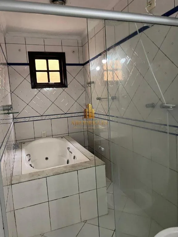 Sobrado para Venda em São Roque, Jardim Villaça, 3 dormitórios, 3 suítes, 3 banheiros, 3 vagas