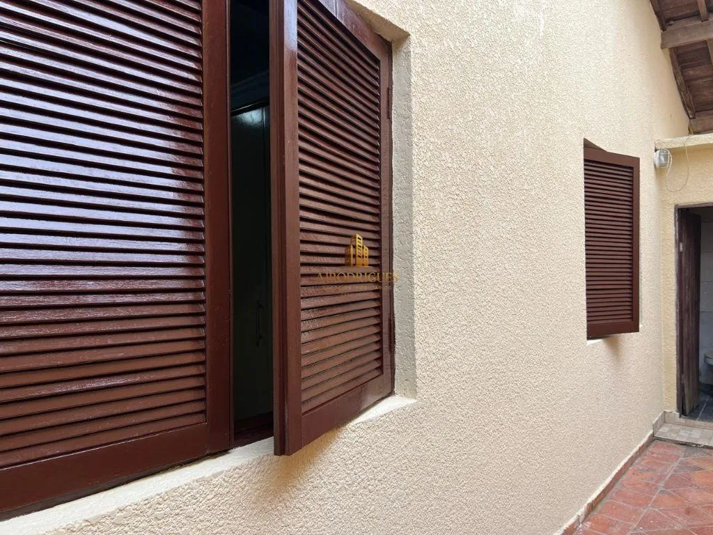 Sobrado para Venda em São Roque, Jardim Villaça, 3 dormitórios, 3 suítes, 3 banheiros, 3 vagas