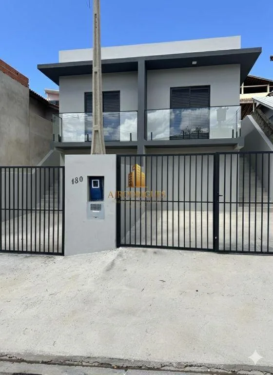 Casa para Venda em Mairinque, Reneville, 2 dormitórios, 1 suíte, 2 banheiros, 2 vagas