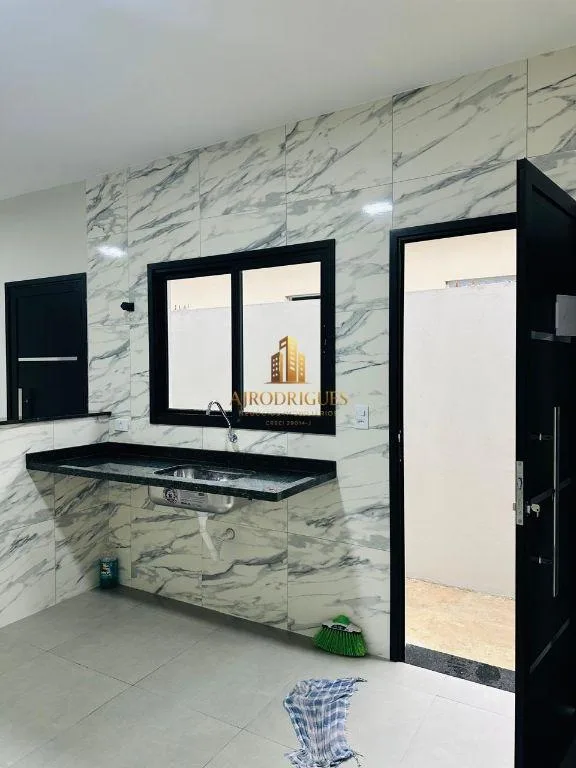 Casa para Venda em Mairinque, Reneville, 2 dormitórios, 1 suíte, 2 banheiros, 2 vagas