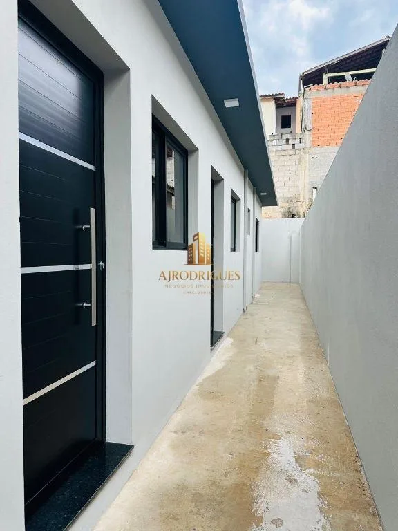 Casa para Venda em Mairinque, Reneville, 2 dormitórios, 1 suíte, 2 banheiros, 2 vagas