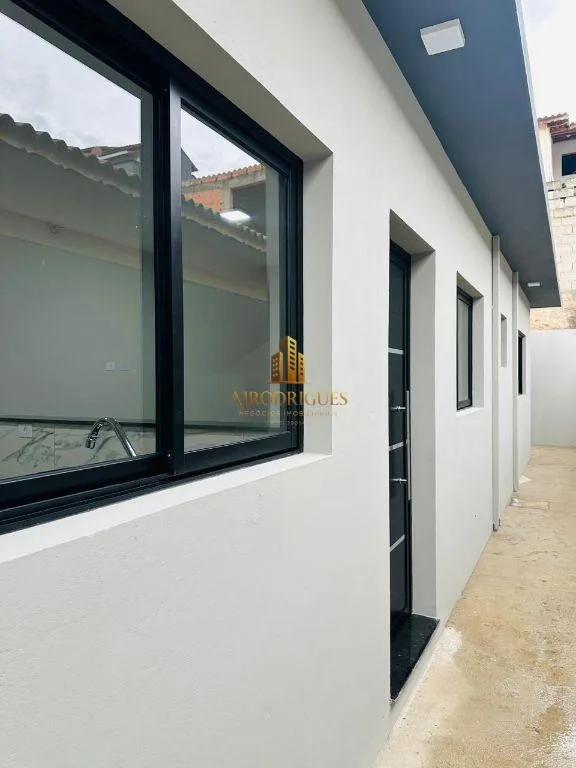 Casa para Venda em Mairinque, Reneville, 2 dormitórios, 1 suíte, 2 banheiros, 2 vagas