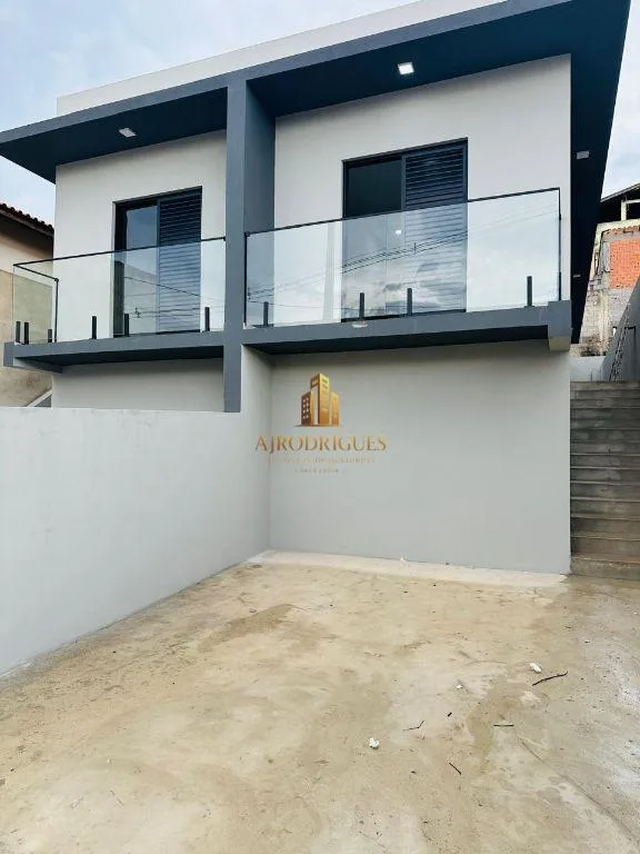 Casa para Venda em Mairinque, Reneville, 2 dormitórios, 1 suíte, 2 banheiros, 2 vagas