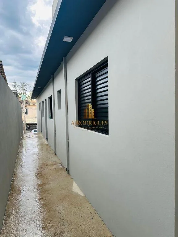 Casa para Venda em Mairinque, Reneville, 2 dormitórios, 1 suíte, 2 banheiros, 2 vagas