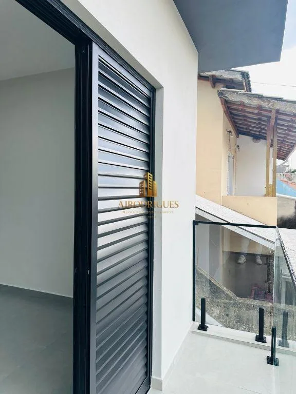 Casa para Venda em Mairinque, Reneville, 2 dormitórios, 1 suíte, 2 banheiros, 2 vagas