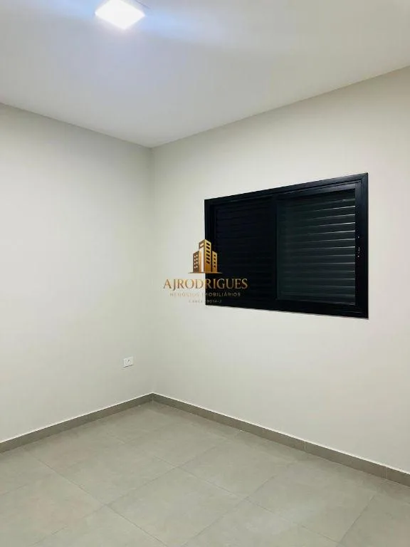 Casa para Venda em Mairinque, Reneville, 2 dormitórios, 1 suíte, 2 banheiros, 2 vagas