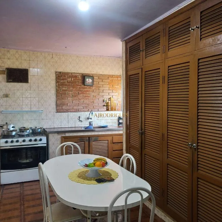 Casa para Venda em São Roque, Vila Irene, 2 dormitórios, 1 banheiro, 2 vagas