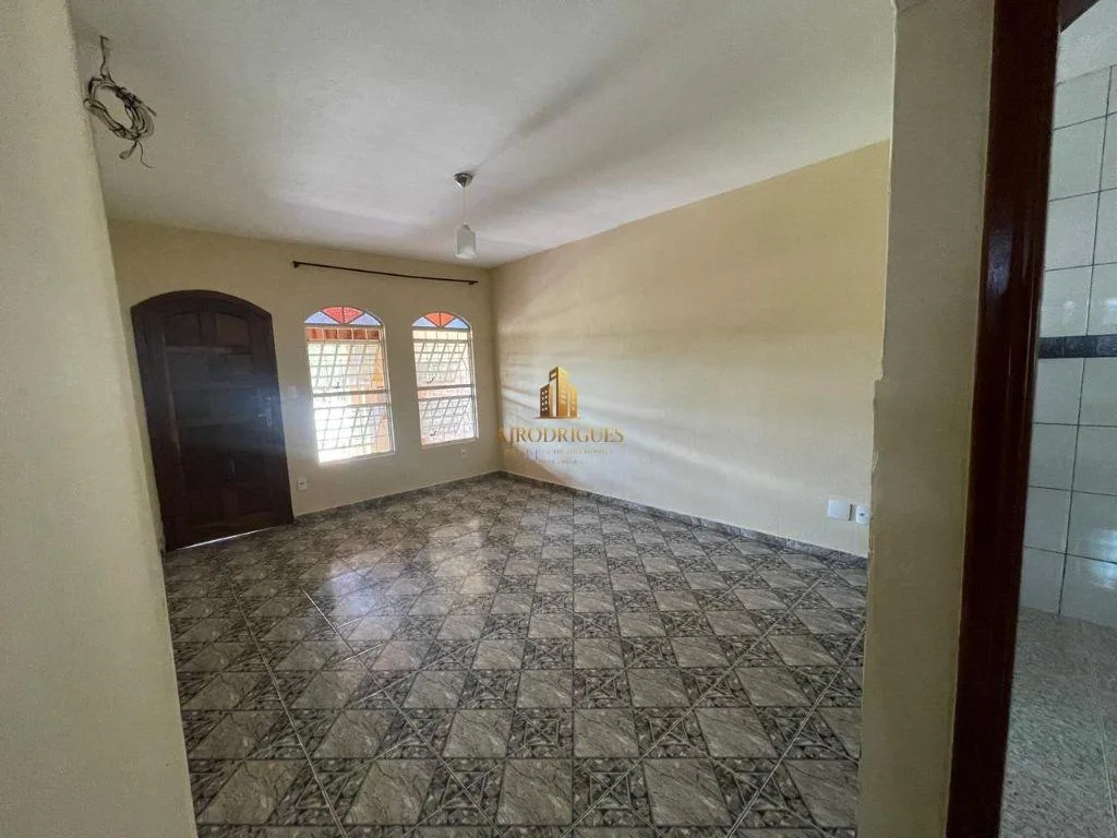 Casa para Venda em Alumínio, Não Informado, 3 dormitórios, 1 suíte, 2 banheiros, 8 vagas