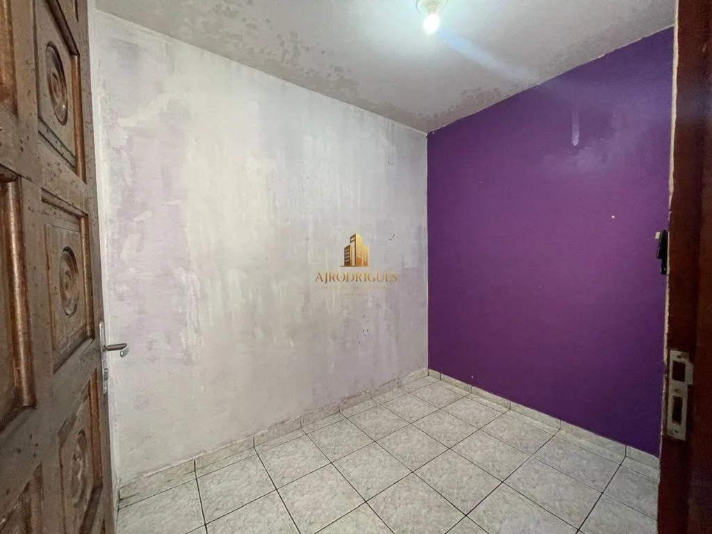 Casa para Venda em Alumínio, Não Informado, 3 dormitórios, 1 suíte, 2 banheiros, 8 vagas