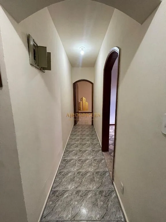 Casa para Venda em Alumínio, Não Informado, 3 dormitórios, 1 suíte, 2 banheiros, 8 vagas