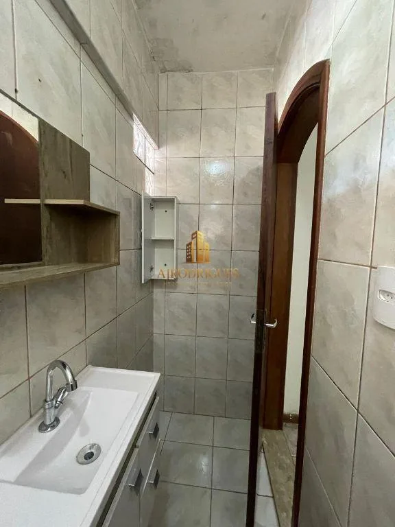 Casa para Venda em Alumínio, Não Informado, 3 dormitórios, 1 suíte, 2 banheiros, 8 vagas