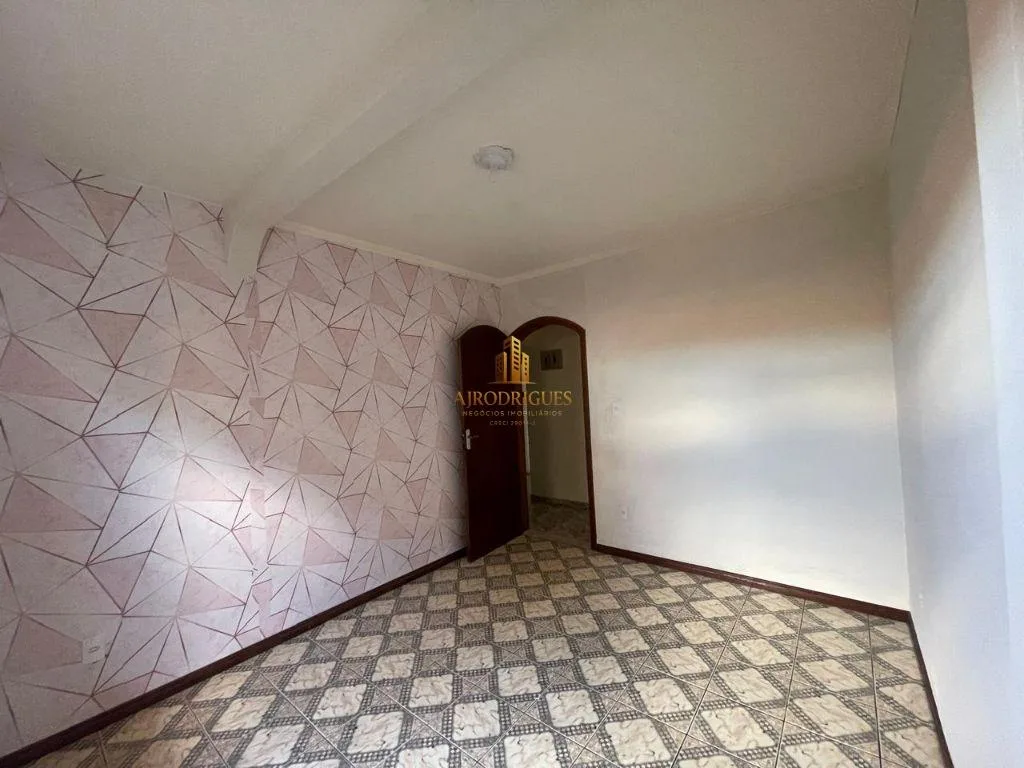 Casa para Venda em Alumínio, Não Informado, 3 dormitórios, 1 suíte, 2 banheiros, 8 vagas