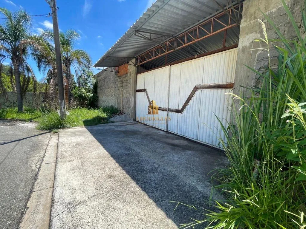 Casa para Venda em Alumínio, Não Informado, 3 dormitórios, 1 suíte, 2 banheiros, 8 vagas