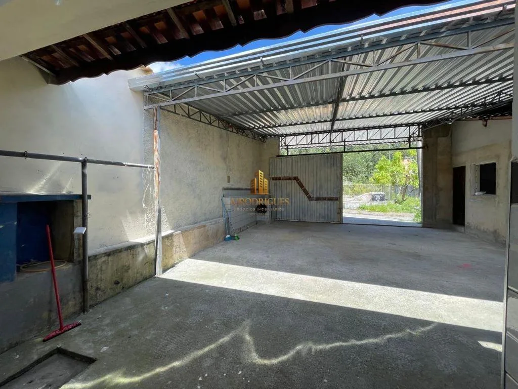 Casa para Venda em Alumínio, Não Informado, 3 dormitórios, 1 suíte, 2 banheiros, 8 vagas