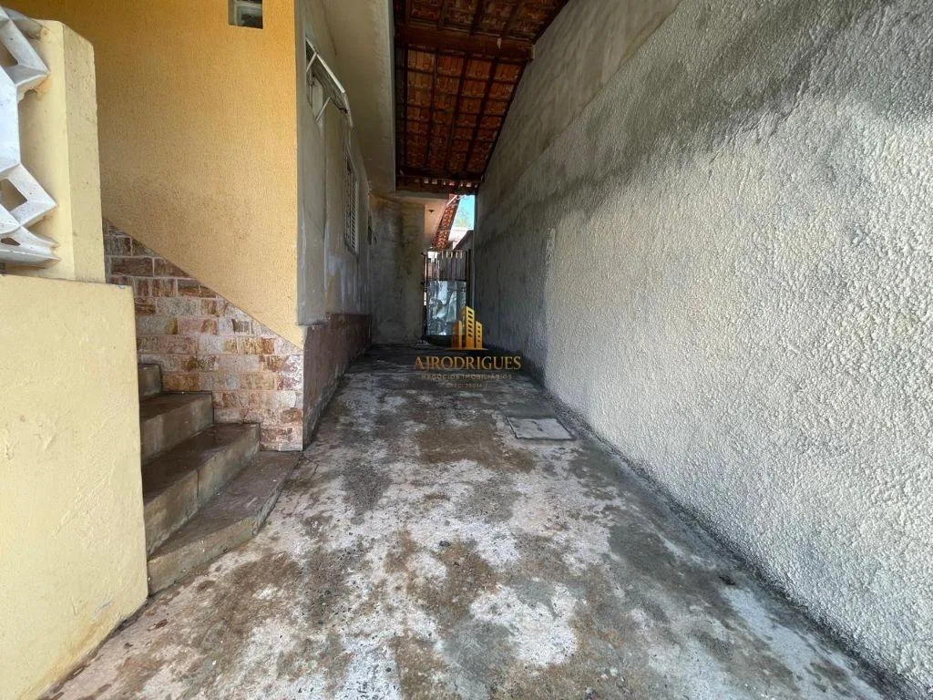 Casa para Venda em Alumínio, Não Informado, 3 dormitórios, 1 suíte, 2 banheiros, 8 vagas