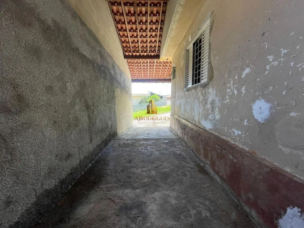 Casa para Venda em Alumínio, Não Informado, 3 dormitórios, 1 suíte, 2 banheiros, 8 vagas