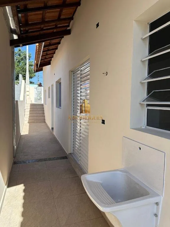 Casa para Venda em Mairinque, São José, 2 dormitórios, 1 suíte, 2 banheiros, 2 vagas