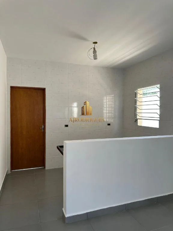 Casa para Venda em Mairinque, São José, 2 dormitórios, 1 suíte, 2 banheiros, 2 vagas