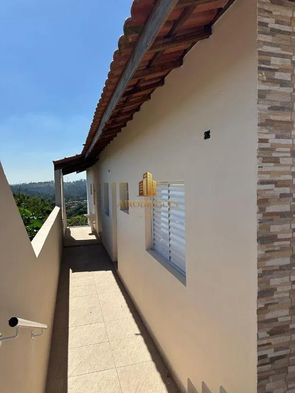 Casa para Venda em Mairinque, São José, 2 dormitórios, 1 suíte, 2 banheiros, 2 vagas