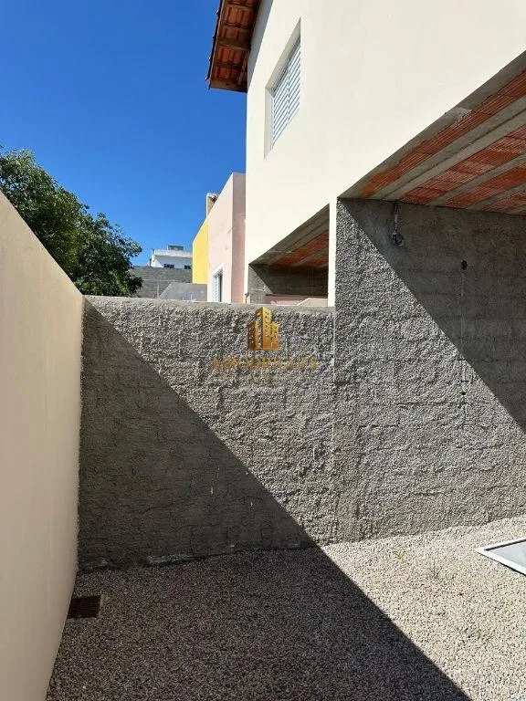 Casa para Venda em Mairinque, São José, 2 dormitórios, 1 suíte, 2 banheiros, 2 vagas