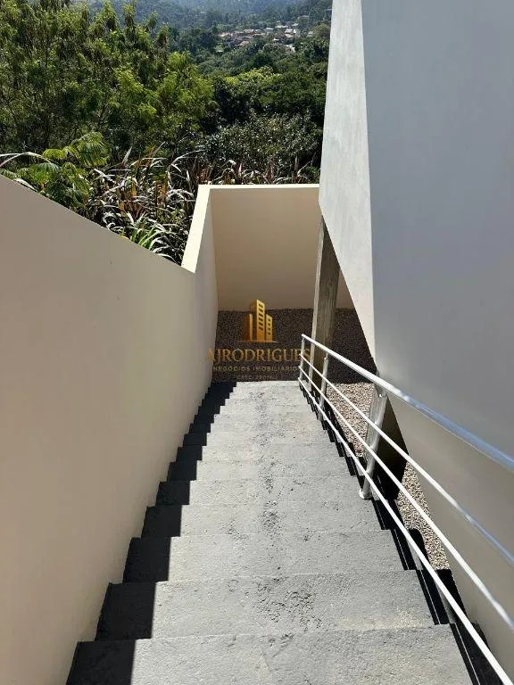 Casa para Venda em Mairinque, São José, 2 dormitórios, 1 suíte, 2 banheiros, 2 vagas