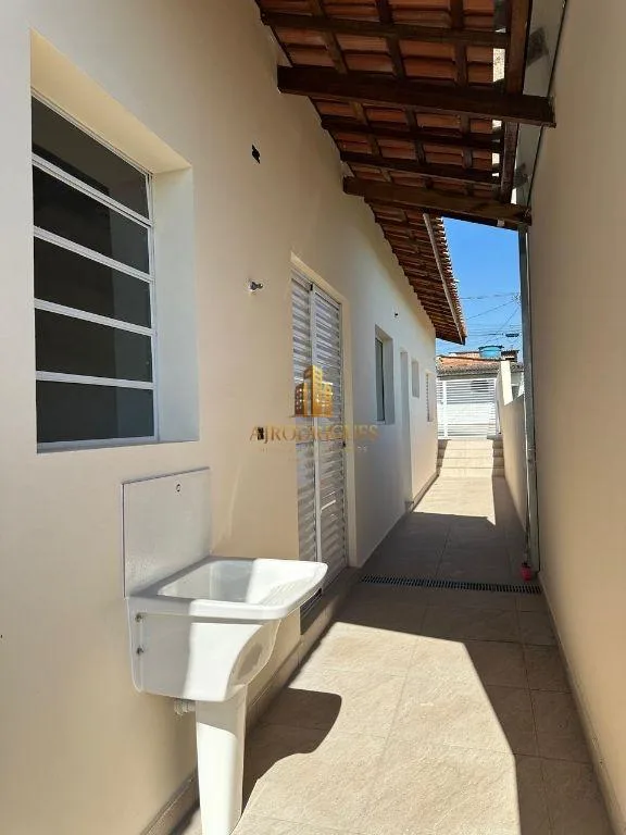 Casa para Venda em Mairinque, São José, 2 dormitórios, 1 suíte, 2 banheiros, 2 vagas