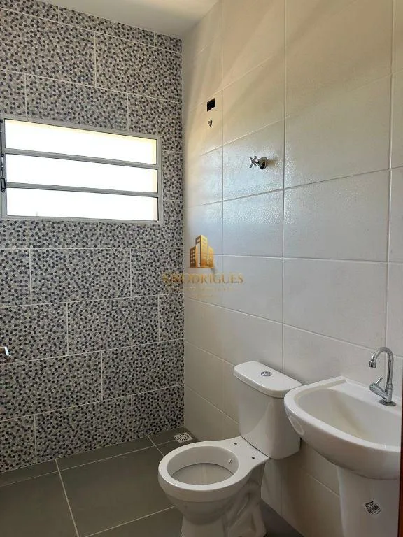 Casa para Venda em Mairinque, São José, 2 dormitórios, 1 suíte, 2 banheiros, 2 vagas