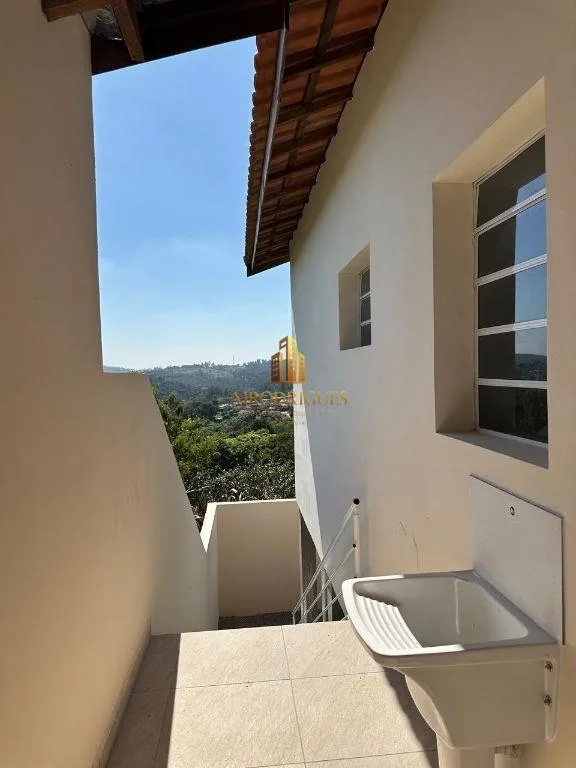 Casa para Venda em Mairinque, São José, 2 dormitórios, 1 suíte, 2 banheiros, 2 vagas