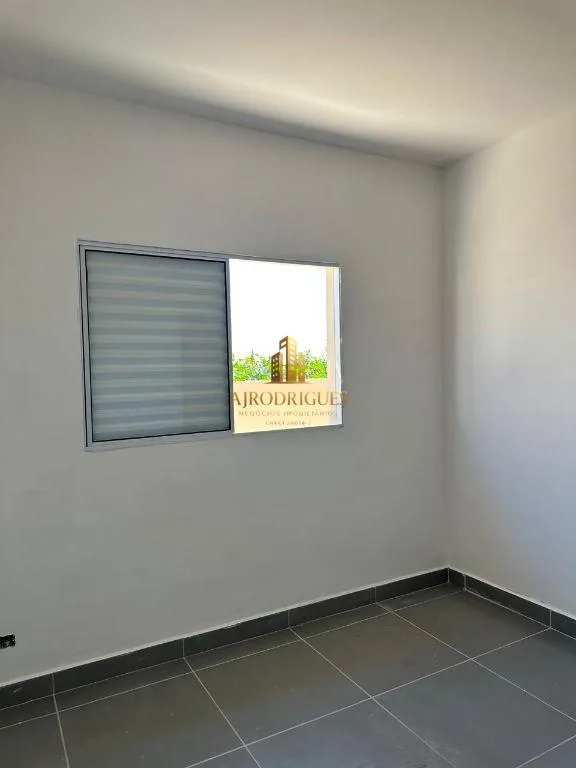 Casa para Venda em Mairinque, São José, 2 dormitórios, 1 suíte, 2 banheiros, 2 vagas