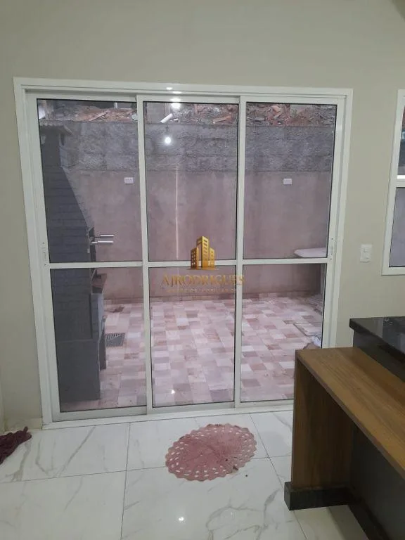 Condomínio Fechado para Venda em Mairinque, Granada, 2 dormitórios, 1 banheiro, 1 vaga