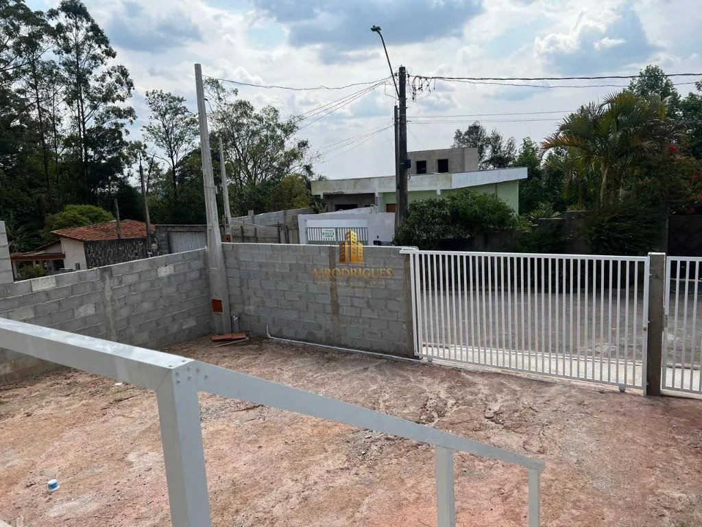 Casa para Venda em São Roque, Vila Vilma (Mailasqui), 2 dormitórios, 1 suíte, 2 banheiros, 2 vagas