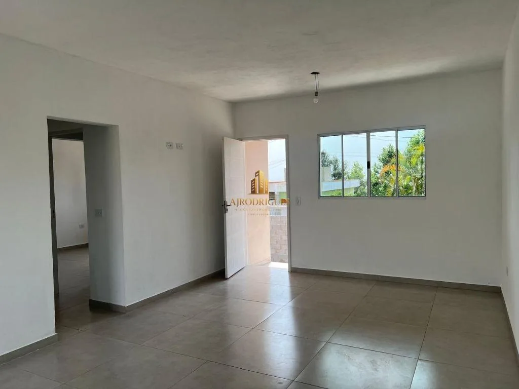 Casa para Venda em São Roque, Vila Vilma (Mailasqui), 2 dormitórios, 1 suíte, 2 banheiros, 2 vagas