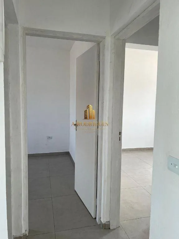 Casa para Venda em São Roque, Vila Vilma (Mailasqui), 2 dormitórios, 1 suíte, 2 banheiros, 2 vagas
