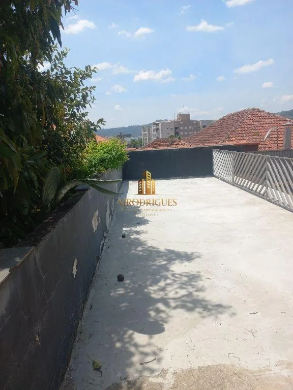 Sobrado para Venda em São Roque, Estação, 3 dormitórios, 1 suíte, 3 banheiros, 2 vagas