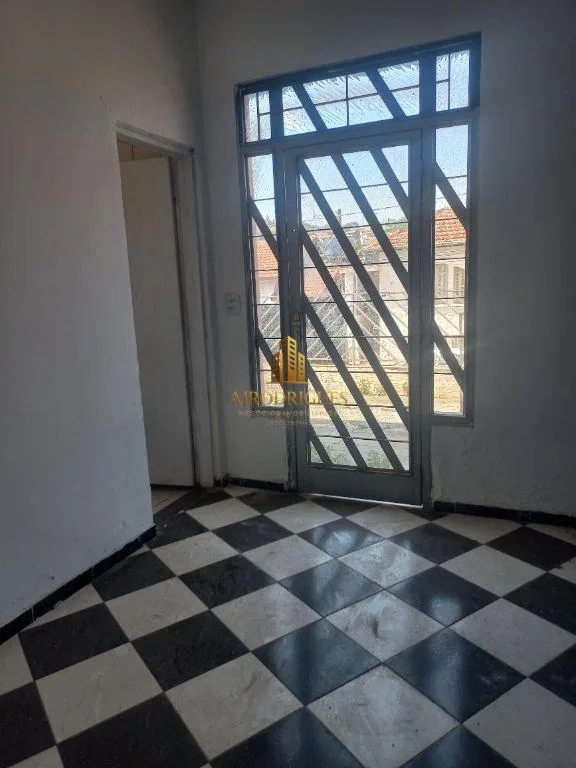 Sobrado para Venda em São Roque, Estação, 3 dormitórios, 1 suíte, 3 banheiros, 2 vagas
