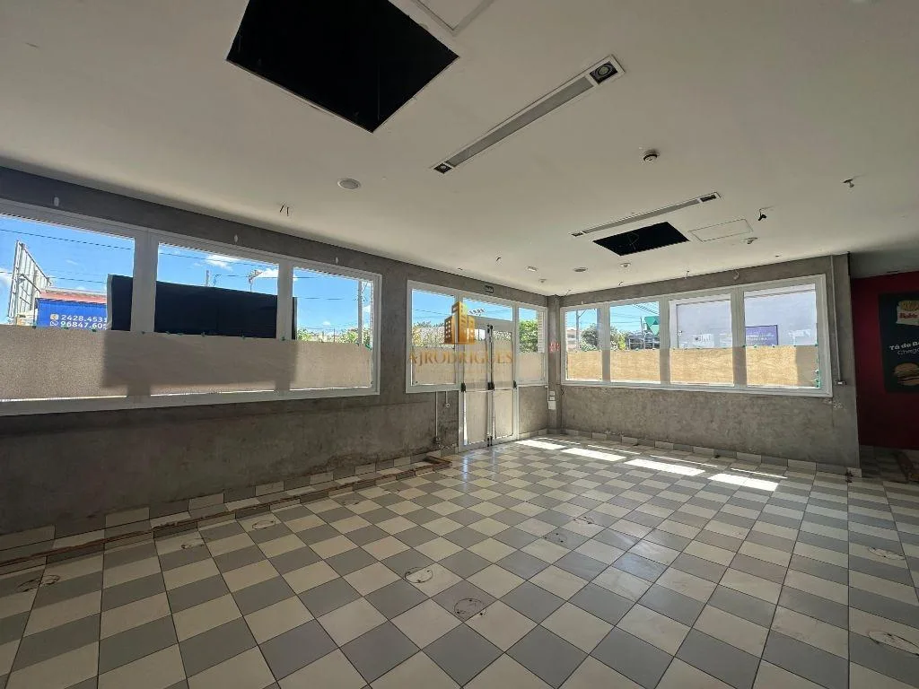 Comercial para Locação em São Roque, Centro, 4 banheiros, 5 vagas