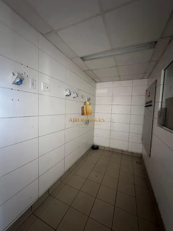 Comercial para Locação em São Roque, Centro, 4 banheiros, 5 vagas