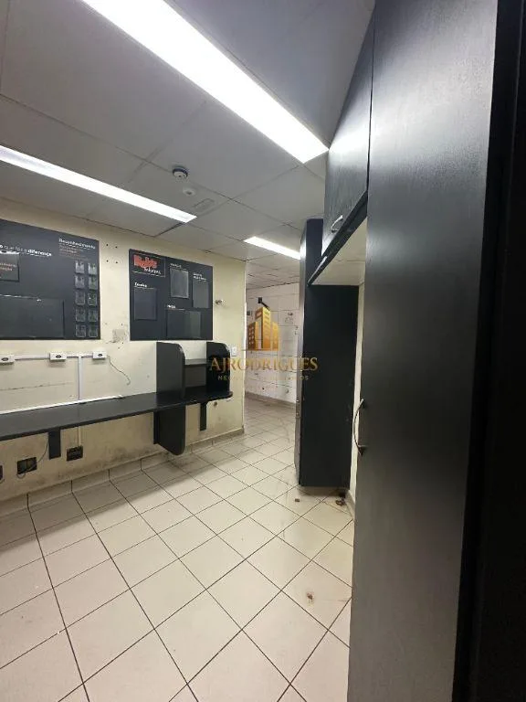 Comercial para Locação em São Roque, Centro, 4 banheiros, 5 vagas