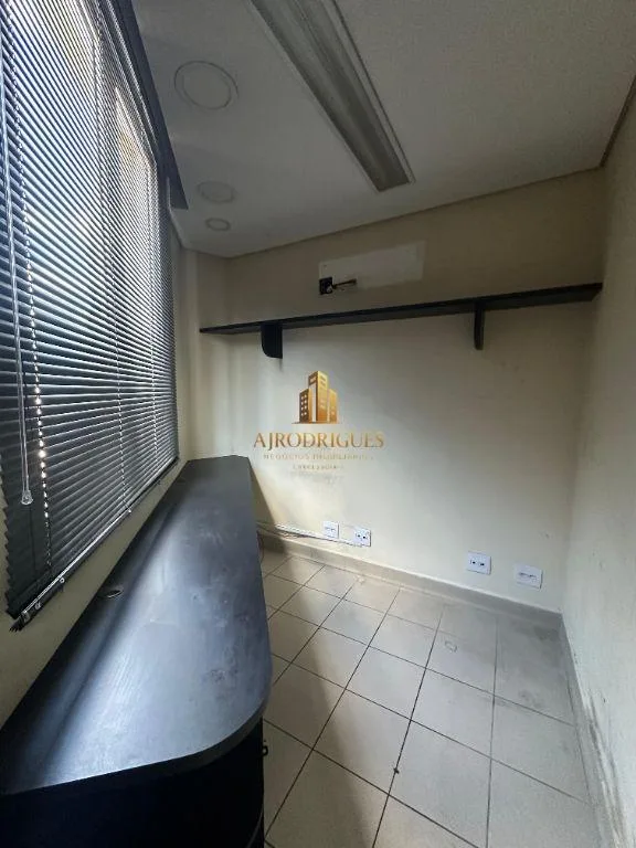 Comercial para Locação em São Roque, Centro, 4 banheiros, 5 vagas