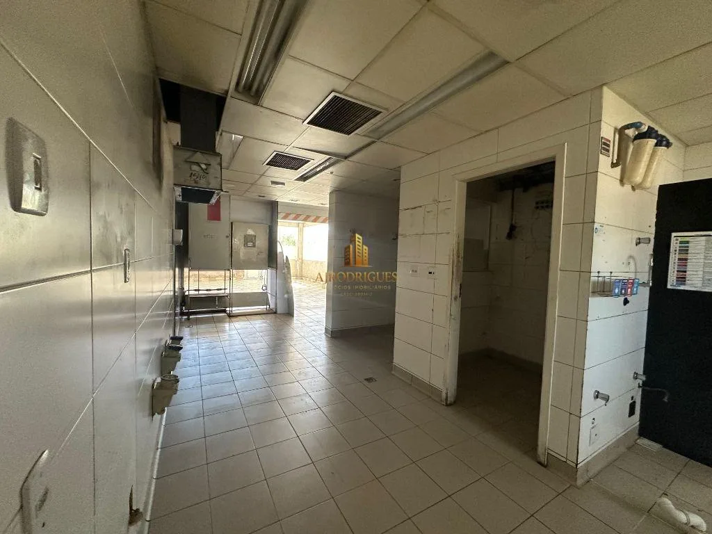 Comercial para Locação em São Roque, Centro, 4 banheiros, 5 vagas