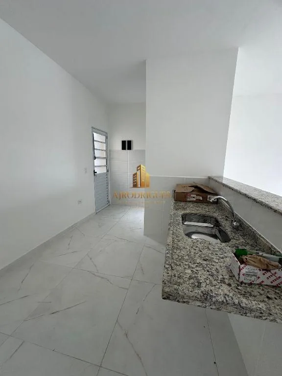 Casa para Venda em São Roque, Jardim Vinhas Do Sol (Mailasqui), 2 dormitórios, 1 suíte, 2 banheiros, 2 vagas