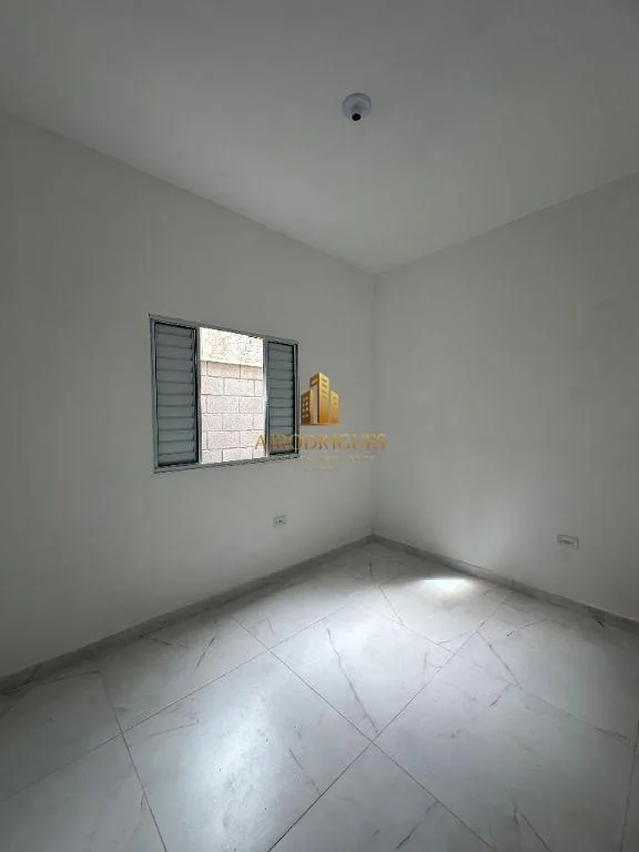 Casa para Venda em São Roque, Jardim Vinhas Do Sol (Mailasqui), 2 dormitórios, 1 suíte, 2 banheiros, 2 vagas